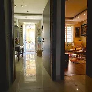 Apartment Collection - Merchant Str With Large Yard, Valletta