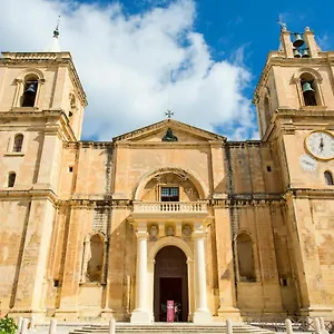 Homestay No. 31 In, Valletta